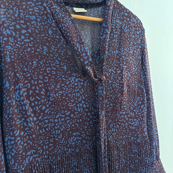 Billowy Over-sized Dress with Tie Detail - Fits like XL - Picture 4 of 6